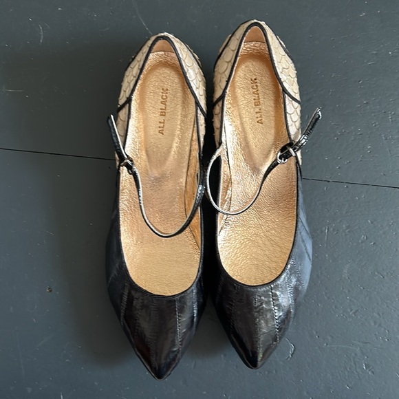 Anthropologie Kitten Heel Mary Janes Black & Gold 39.5 - Picture 2 of 6